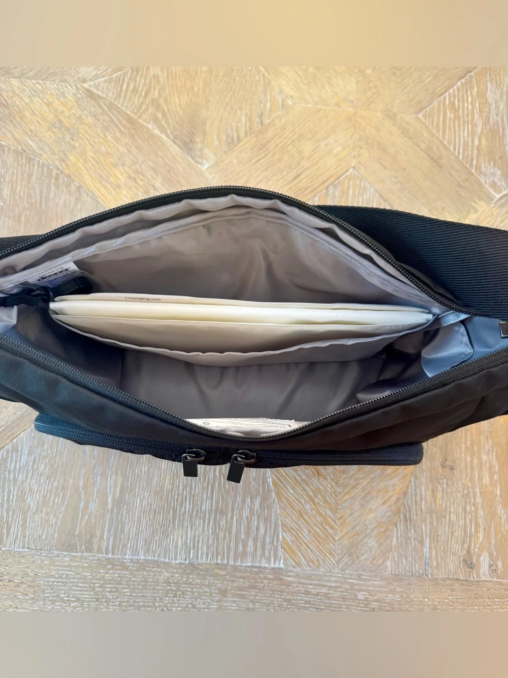 Doona Essentials Bag / Stroller Organizer – Black